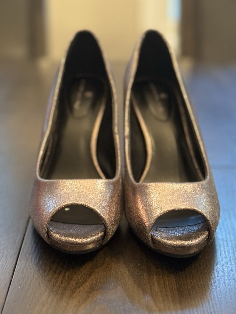 Bandolino Womens 7 M Silver High Heel Peep Toe Shoe Wedding Prom Formal Heels